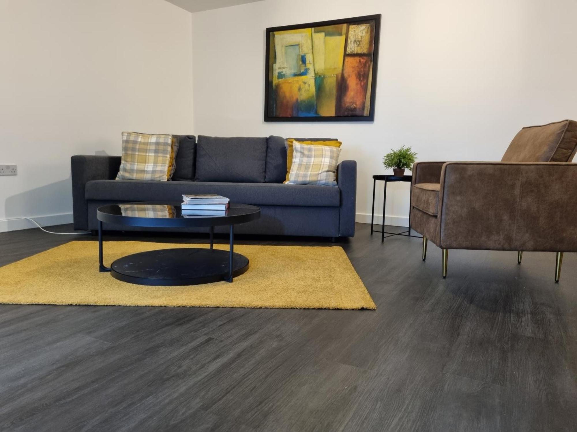 Appartamento Spacious 5 Min Walk To Leytonstone Underground Station And 5 Stops To Zone 1 *